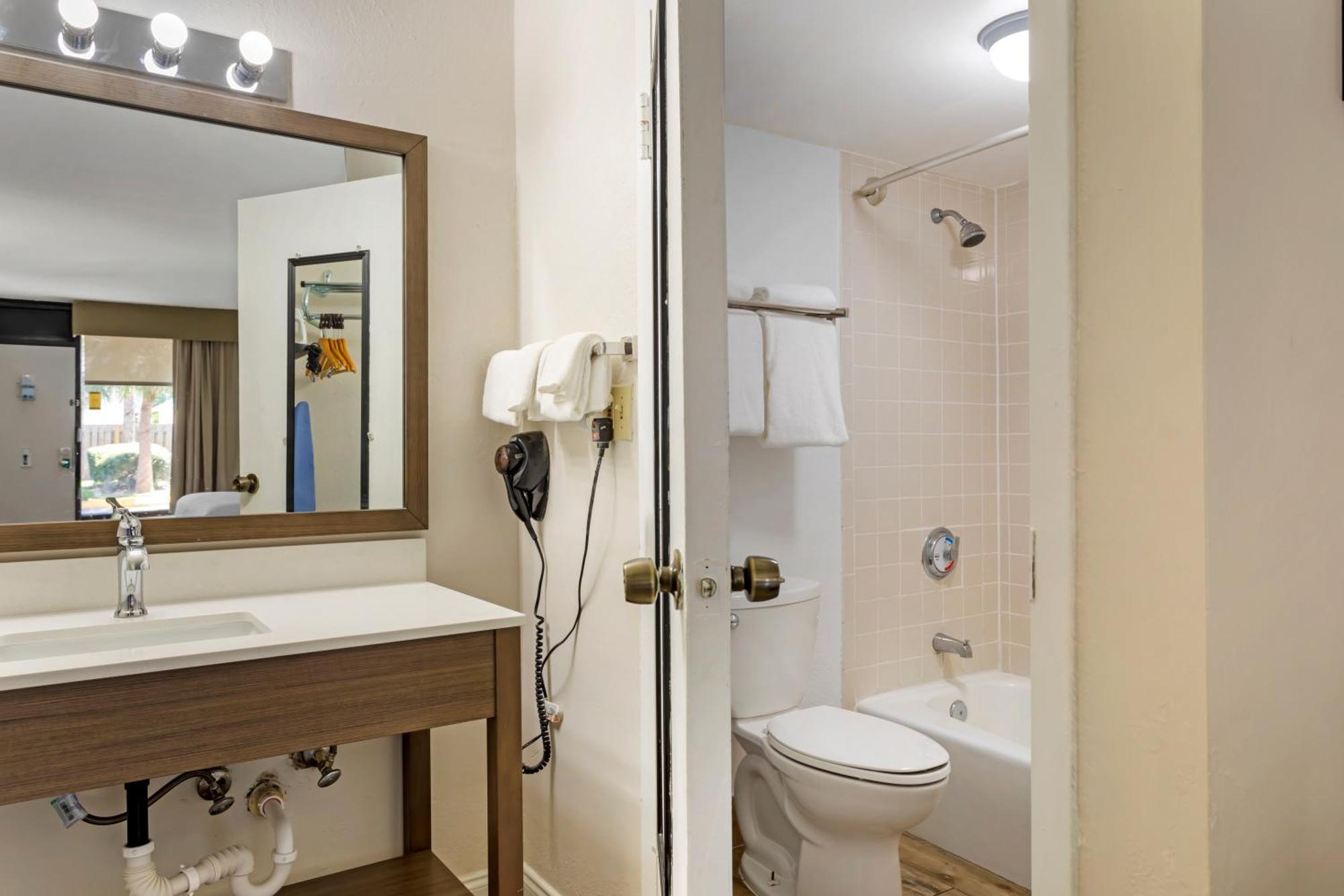 Quality Inn & Suites St Augustine Beach Area St. Augustine Beach エクステリア 写真