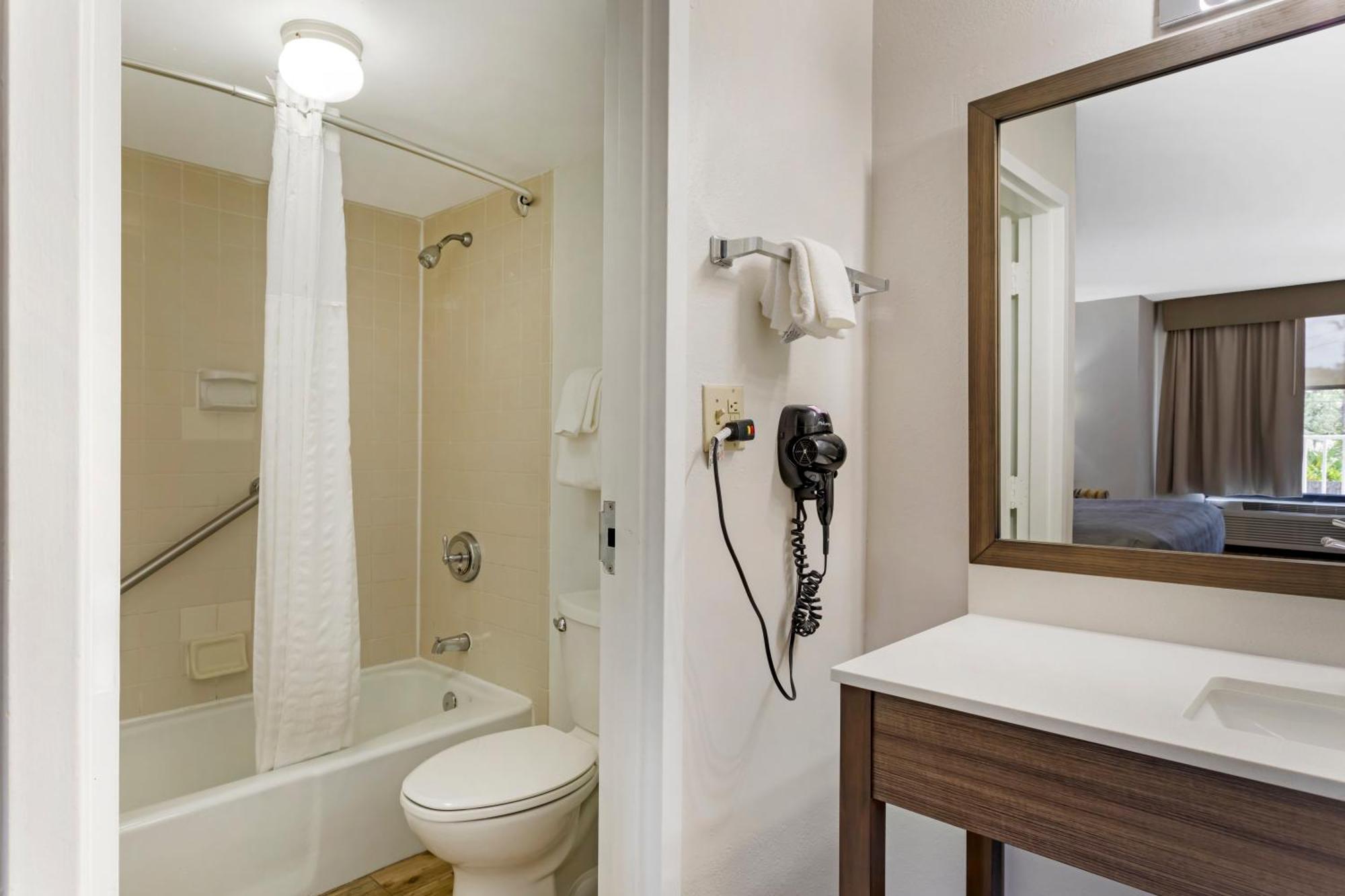 Quality Inn & Suites St Augustine Beach Area St. Augustine Beach エクステリア 写真